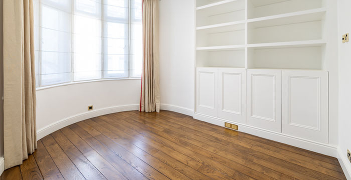 17 Queen Street, Greater London - Image 3