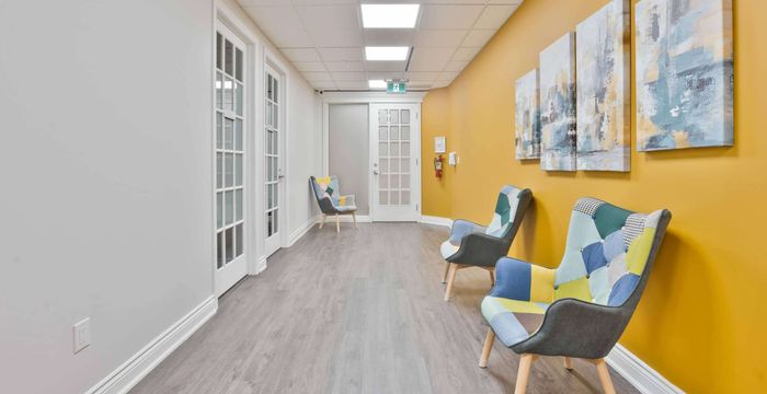 5500 North Service Road, Burlington - Image 5