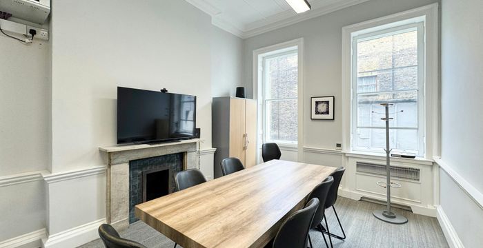 9 Bentinck Street, Greater London - Image 2