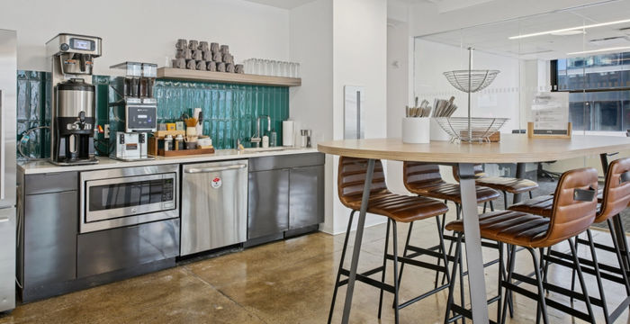 200 West 41st Street 200 West 41st Street, New York - Image 2