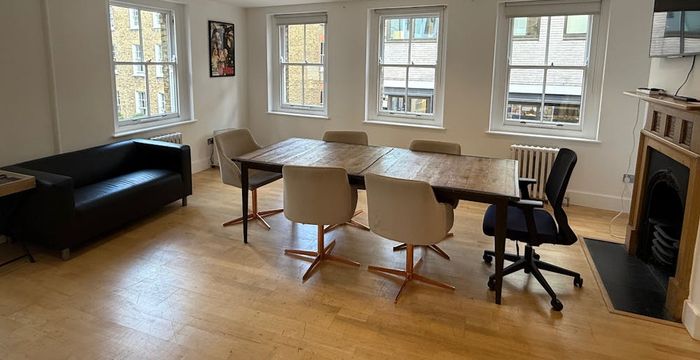 44 Carnaby Street, Carnaby - Image 2