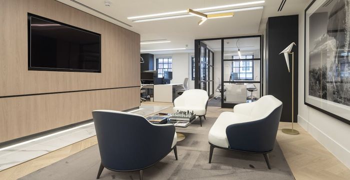 24 Grosvenor Street, Greater London - Image 2