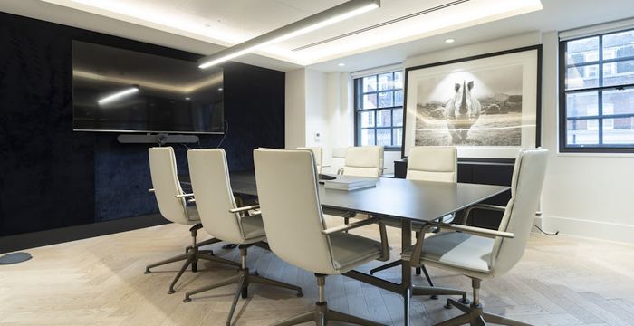 24 Grosvenor Street, Greater London - Image 4