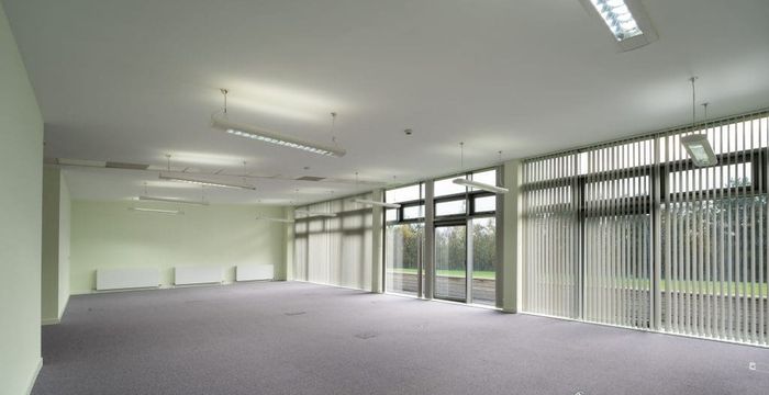 1 Lonmay Rd, Glasgow - Image 4