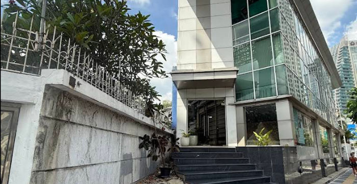 18 Ratchadaphisek Rd Khlong Toei, Bangkok - Image 4