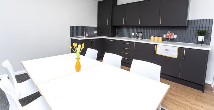 100 Wilderspool Causeway, Warrington - Image 2