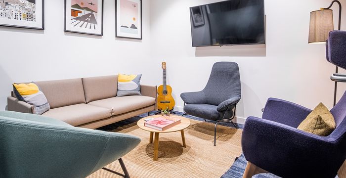 566 Chiswick High Road, Chiswick - Image 4