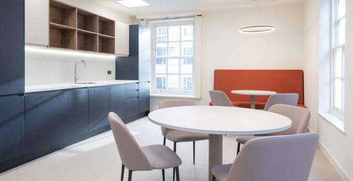 42 Trinity Square, London - Image 2