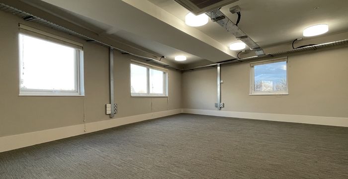 421 New Kings Road, London - Image 2