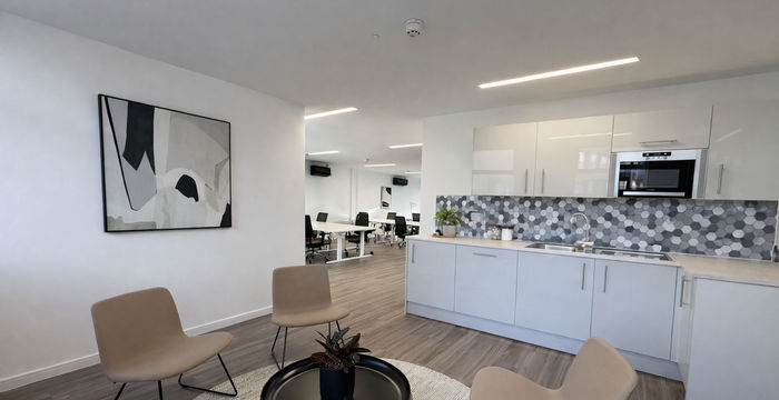 81 Southwark St, London - Image 2