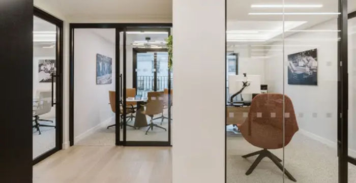 26 St James Square, London - Image 2