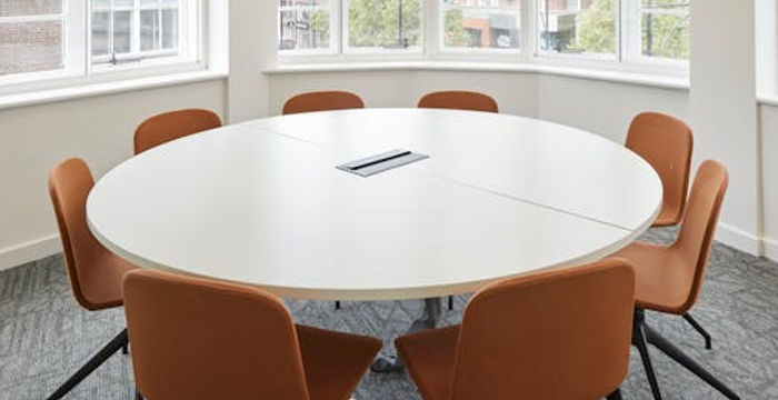 345 Oxford St, London - Image 3