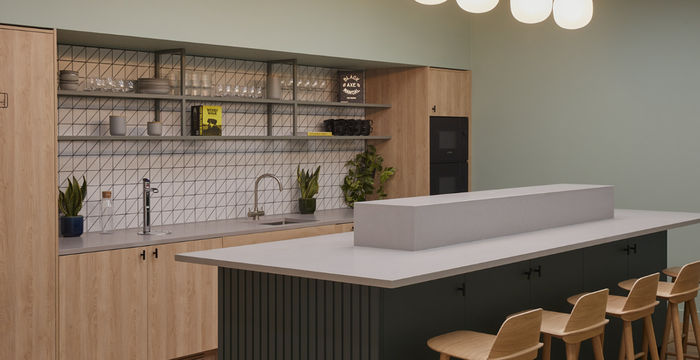 65 Clifton St, London - Image 2