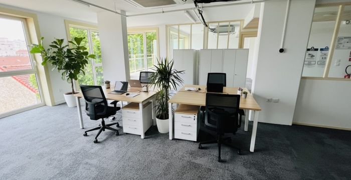 77 Rue Jean Bleuzen, Vanves - Image 2