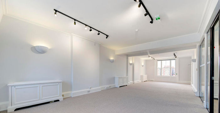 26 Grosvenor Gardens, London - Image 2