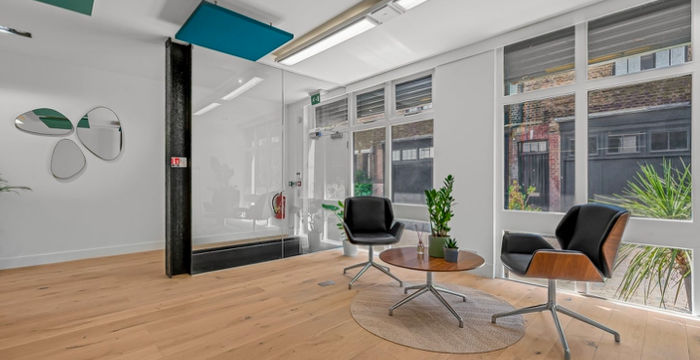 6 Brownlow Mews Bloomsbury, London - Image 4