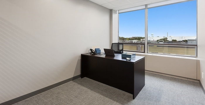 XYZ OFFICE SPACE XYZ OFFICE SPACE - Image 2