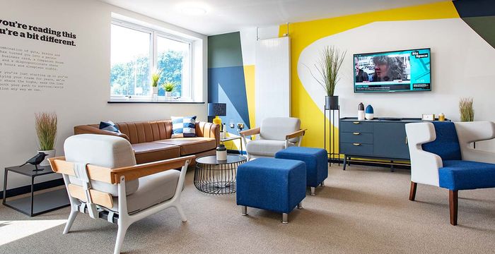 4300 Parkway, Hampshire - Image 3