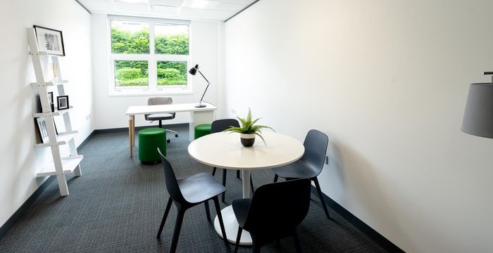 Highlands Road, Solihull - Image 4