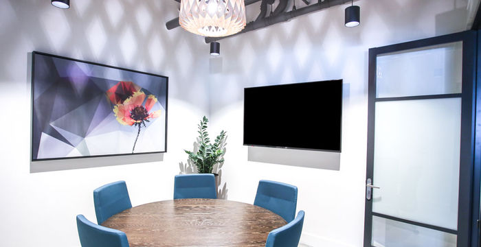 Q Work Topanga - Image 4