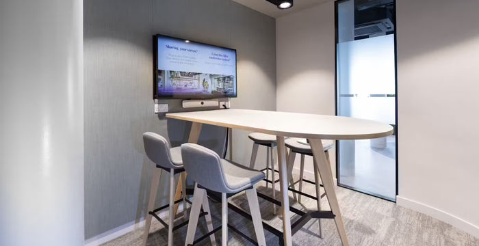 1 Kings Cross Bridge, London - Image 2