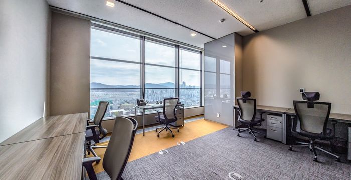 Parnas Tower - Image 2