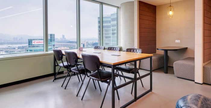 Glass Tower - Image 5