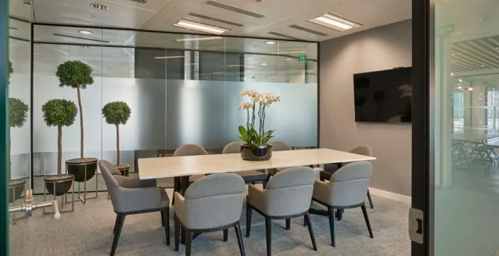 30 Crown Place, Greater London - Image 4
