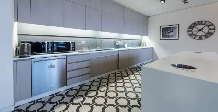 30 Crown Place, Greater London - Image 5
