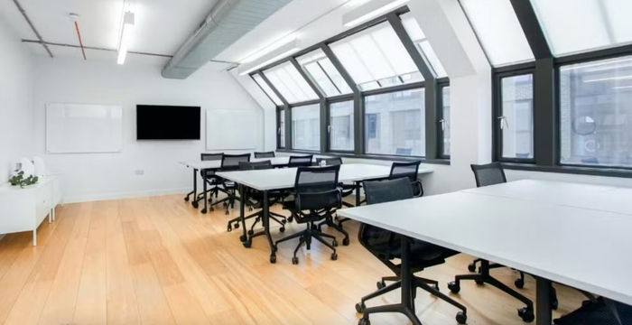 100 Clifton St, London - Image 4