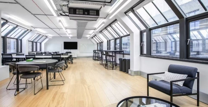 100 Clifton St, London - Image 3