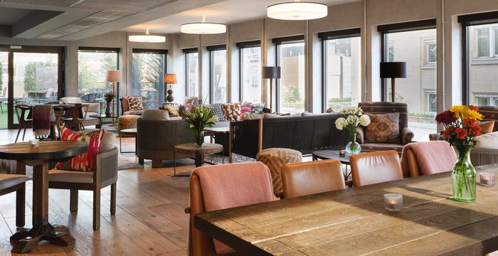 27 Bush Lane, Greater London - Image 3