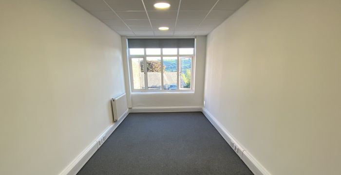 2a Market Place, Colne - Image 3