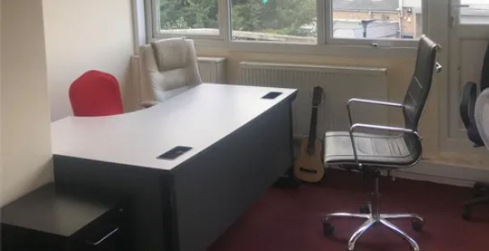 Amberley Way, Hounslow - Image 3