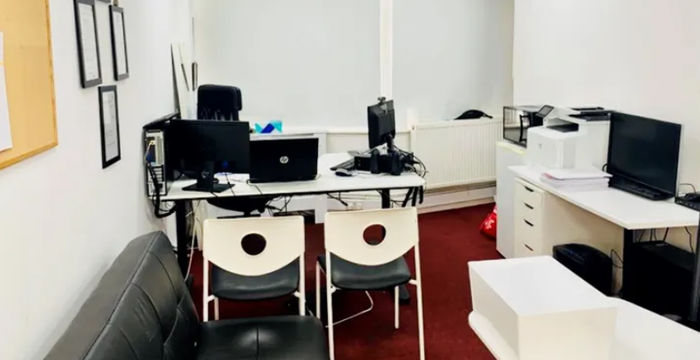 Amberley Way, Hounslow - Image 5