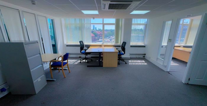 60 North Circular Road, Park Royal - Image 4