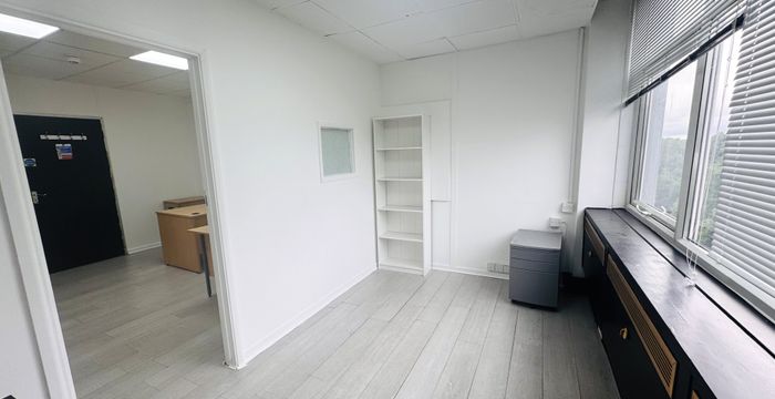 60 North Circular Road, Park Royal - Image 2