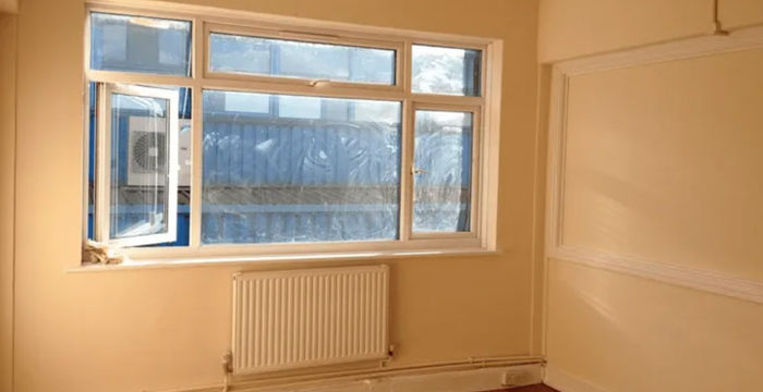 6 Chase Road, Park Royal - Image 5