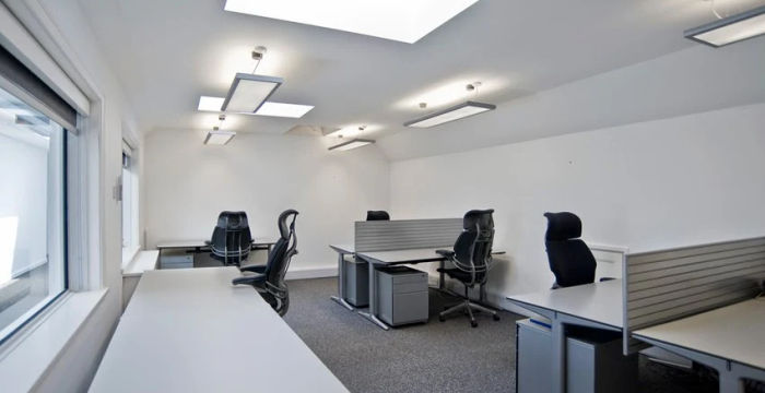 Bull Hill, Leatherhead Surrey - Image 3