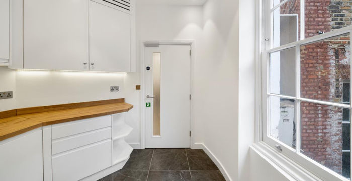 18 Albemarle Street, Greater London - Image 5
