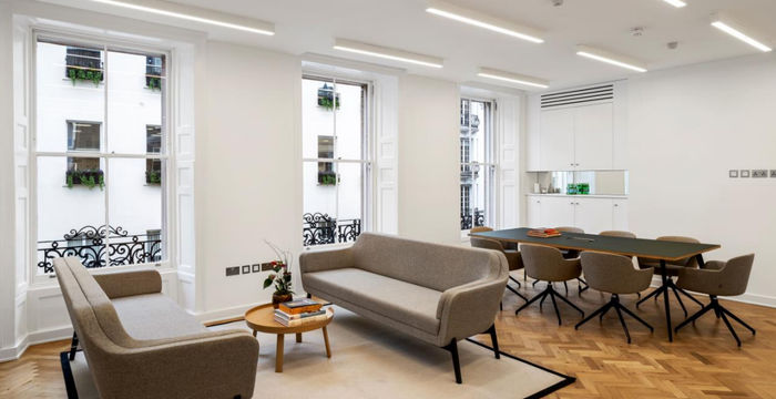 18 Albemarle Street - Image 5