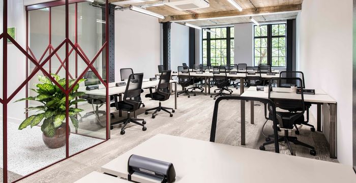 2 Whitechapel Road, Greater London - Image 2