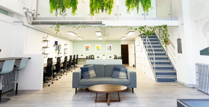 40 Bowling Green Lane, Greater London - Image 2