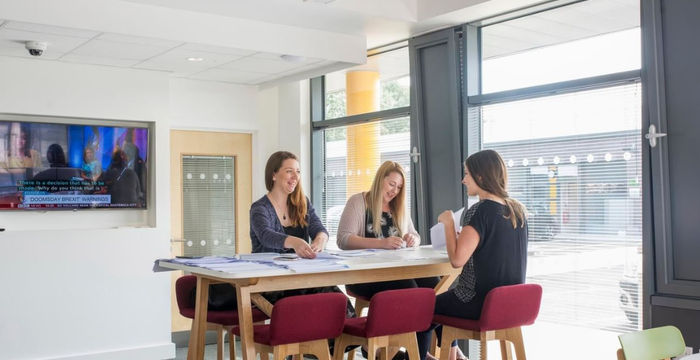 Terminus Road, Chichester - Image 4