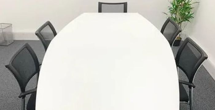 Epsom High Street, Epsom - Image 2