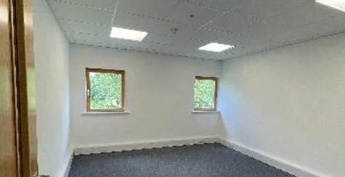 Epsom Square - Image 4