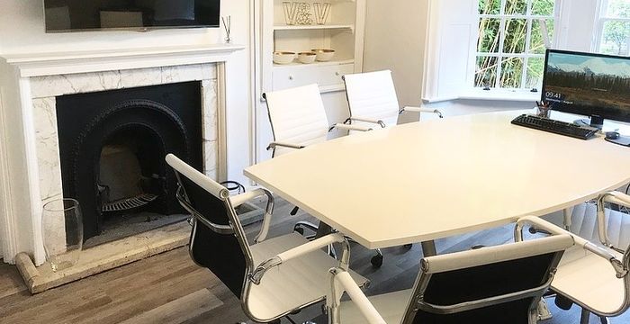 79a Grapes House Esher High Street, Esher - Image 3