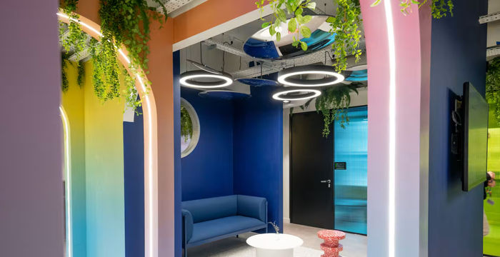 213 Oxford Street, Greater London - Image 2