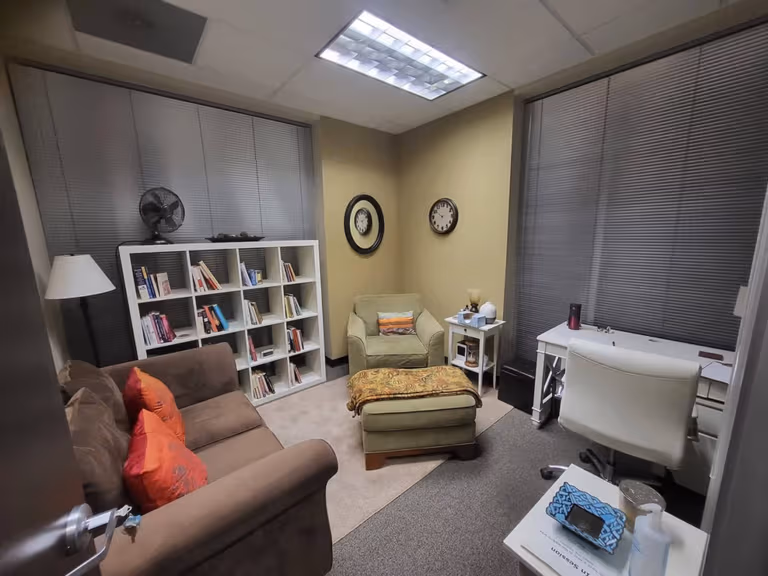 Valencia Office Suites