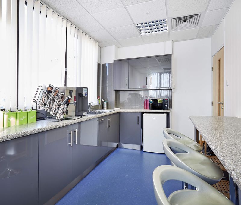 915 High Road, Finchley - Image 9